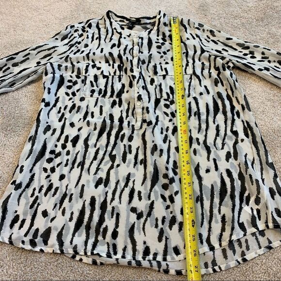 Forever 21 black white animal print blouse Sz M - Picture 5 of 9